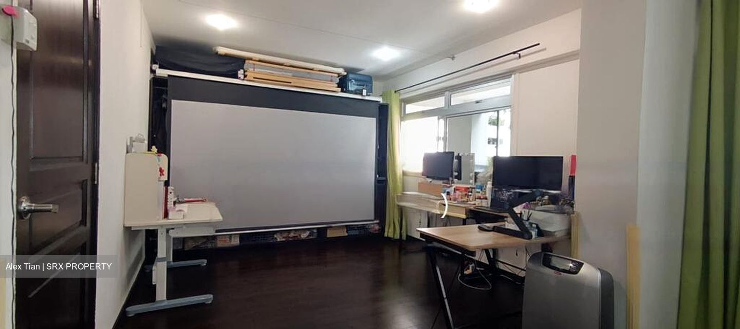 Blk 555 Choa Chu Kang North 6 (Choa Chu Kang), HDB Executive #505422001